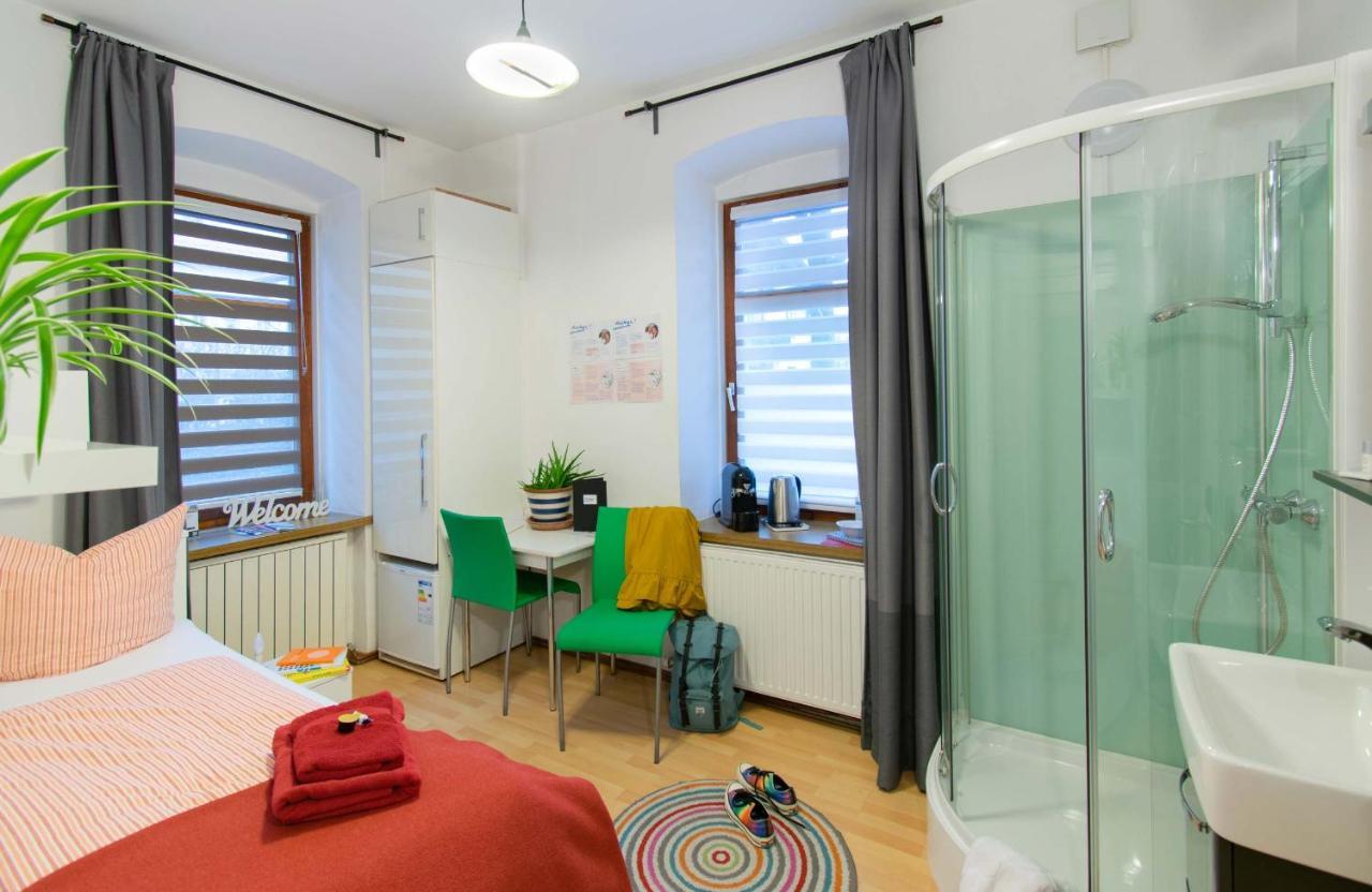 Absteige Innsbruck- Zentrale Ferienapartments mit Balkon und Gartennützung Exterior foto
