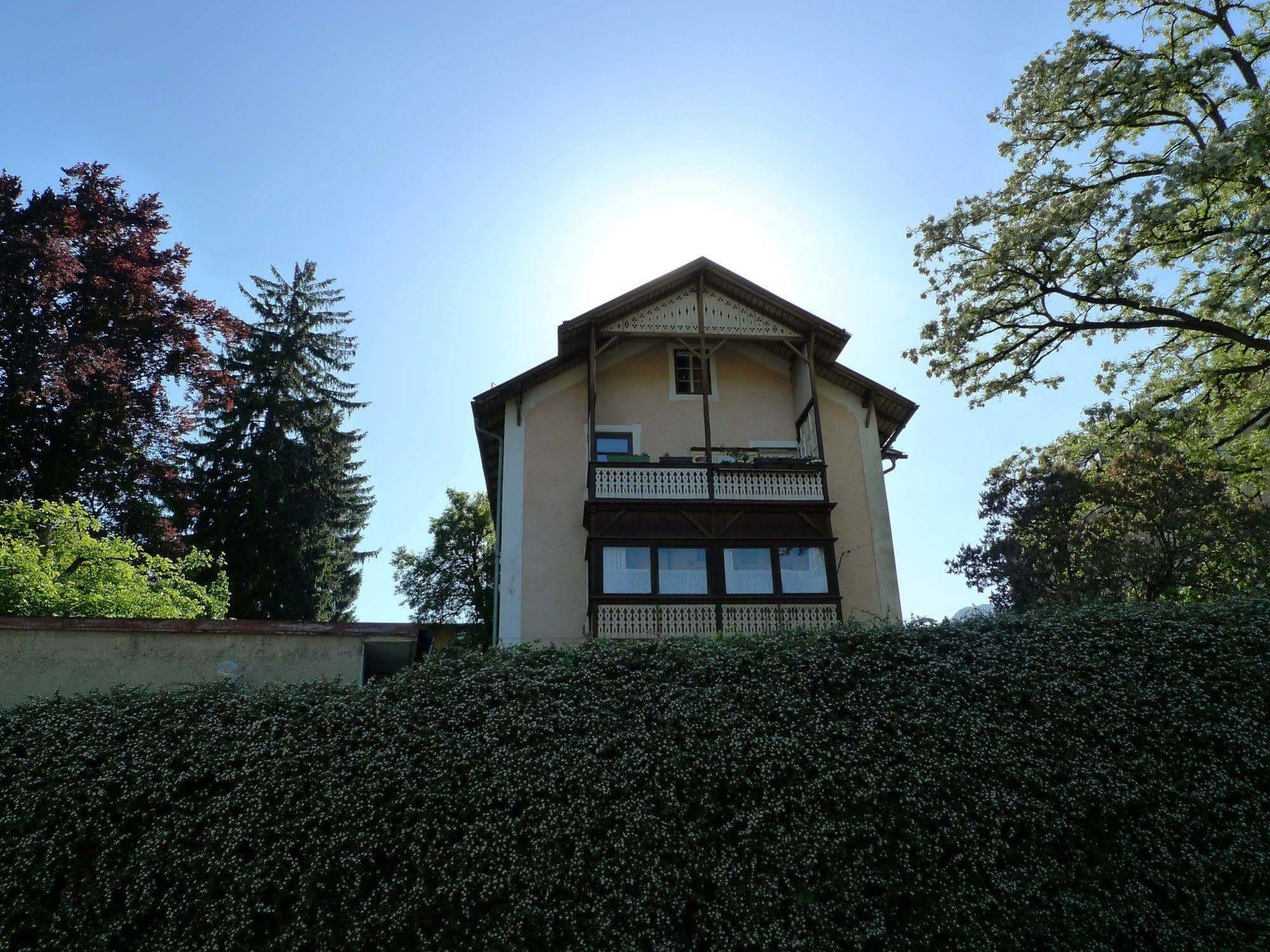 Absteige Innsbruck- Zentrale Ferienapartments mit Balkon und Gartennützung Exterior foto